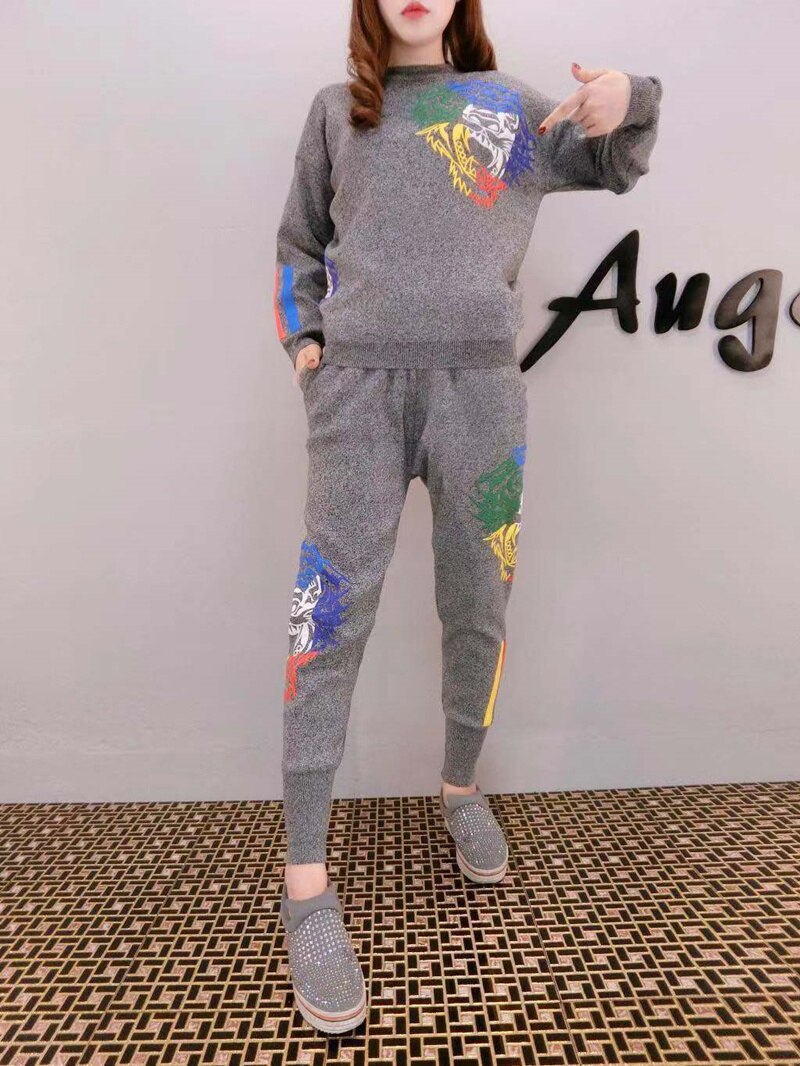 Unisex -Autumn or Winter Knitted Suit Fashion Embroidered Tiger Head Sweater Top + Pants Knitted Tracksuit 2 Piece Set
