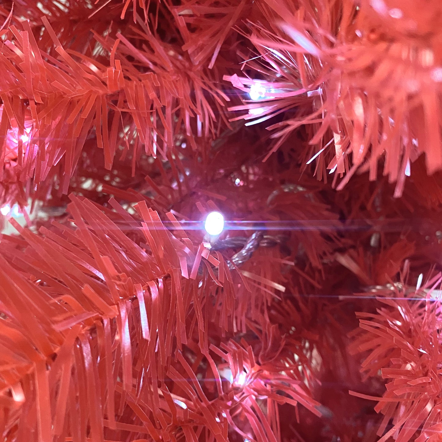 *New Christmas Tree Alert* 6FT hinge fir, artificial. Curved top Christmas tree, bendable, 1250 lush branch hints, 300 LED Christmas lights