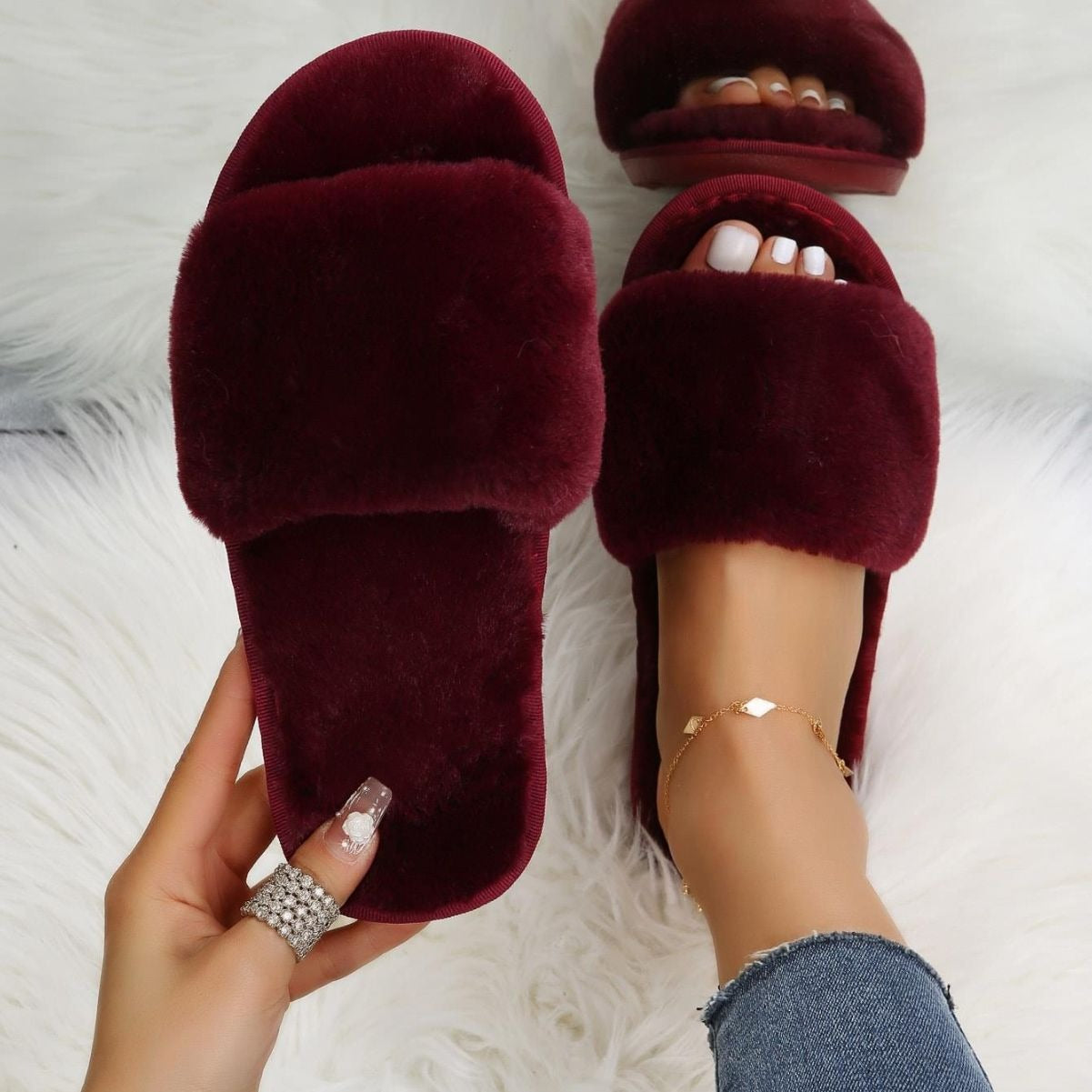 House of Hutson Home Goods - Indoor Plush Slippers