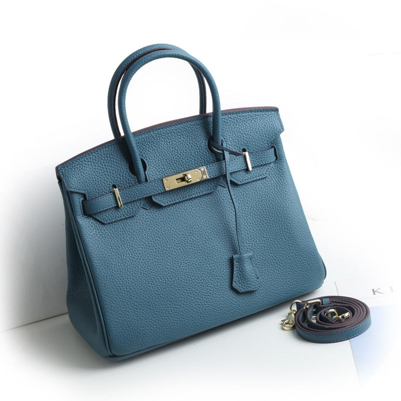 *2025 Handbag Alert* New shoulder bag in up to 22 colors and 2 sizes