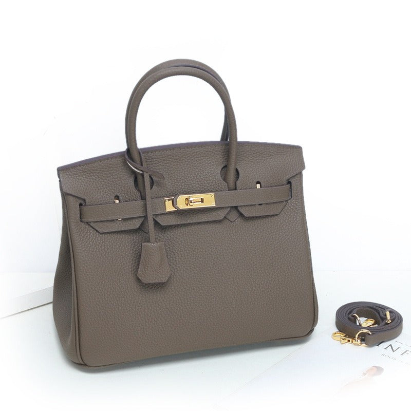*2025 Handbag Alert* New shoulder bag in up to 22 colors and 2 sizes