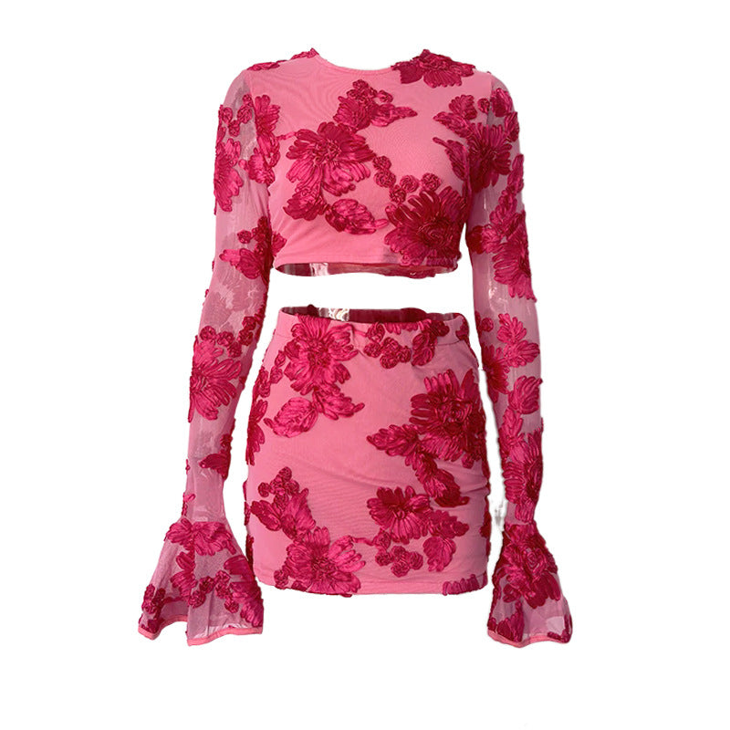 A niche two-piece set of small fragrant style socialite embroidered flower backless T-shirt+skirt set for women