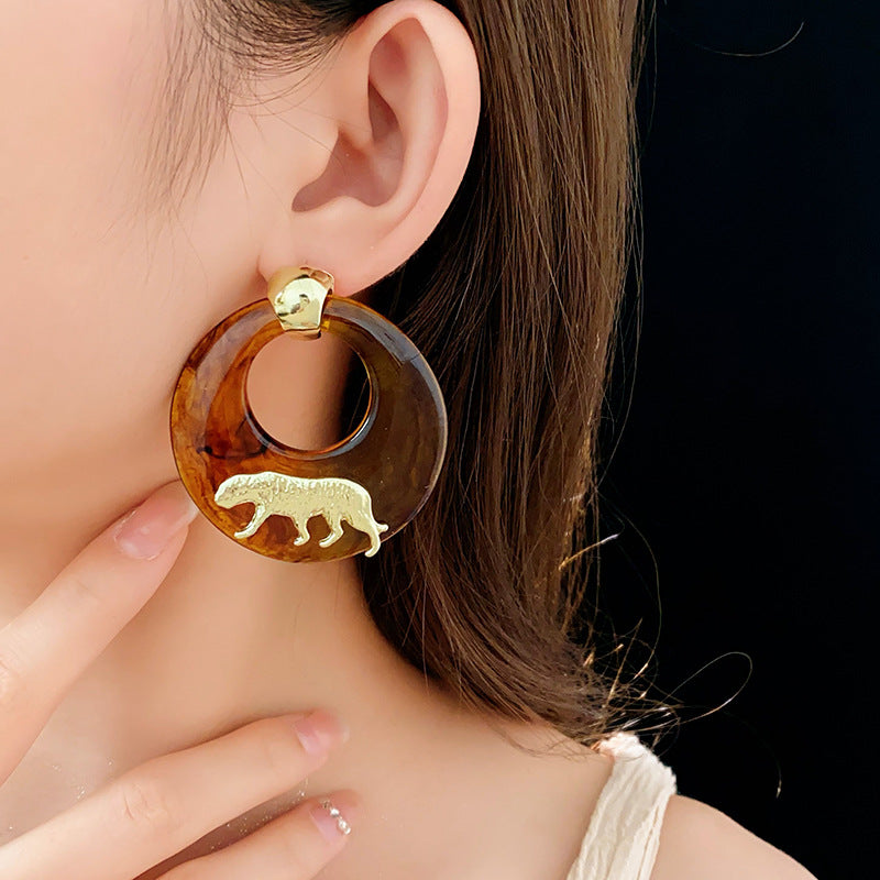 Circular tiger earrings, niche, high-end, elegant, fashionable, simple, versatile, personalized earrings