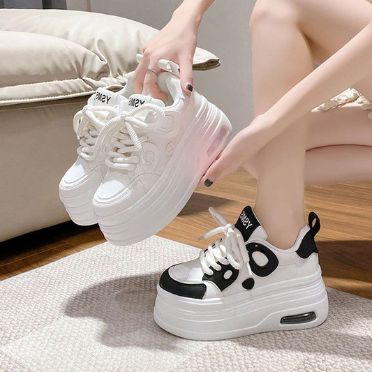 Thick soled white shoes for women, versatile and popular panda shoes, slimming and niche casual sponge shoes