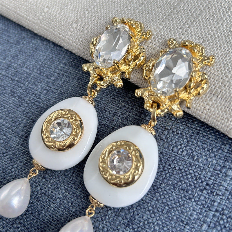 New vintage vintage vintage texture heavy industry diamond studded snow-white translucent glass pearl long sweeping shoulder earrings ear clips for women